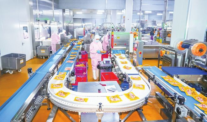 央視探訪皇家小虎華北超級工廠，解碼美味烤腸背后的高標準、高品質